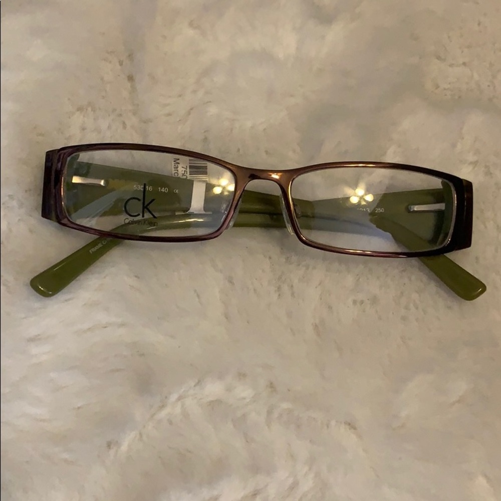 Calvin Klein lens